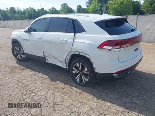 2024 Volkswagen Atlas SE with VIN 1V2DE2CA0RC259827, listed as a IAAI auction lot 42145264 with 10,302 mi miles and . Bid and sale history available at DreamBid. Image 3.