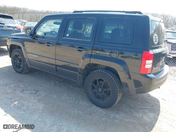 2014 Jeep Patriot Latitude with VIN 1C4NJRFB5ED716716, listed as a IAAI auction lot 41900355 with 155,247 mi miles. Bid and sale history available at carsss.com. Image 3.
