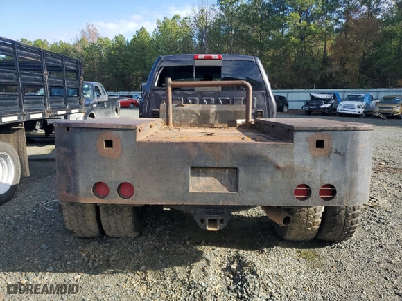 2015 Chevrolet Silverado 3500HD LTZ with VIN 1GC4K0E83FF587522, listed as a Copart auction lot 84627984 with 133,935 mi miles and Salvage Title. Bid and sale history available at carsss.com. Image 6.