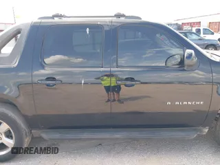 2011 Chevrolet Avalanche LS with VIN 3GNMCEE06BG288756, listed as a IAAI auction lot 42094856 with 229,826 mi miles and . Bid and sale history available at DreamBid. Image 13.