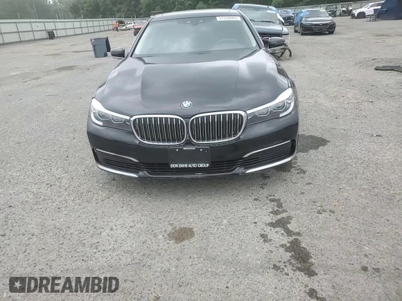 2019 BMW 7 Series 740i xDrive z VIN WBA7E4C55KGV70212, wystawiony jako Copart lot #57330965 z przebiegiem 48 408 mil mil oraz Szkoda całkowita • Salvage title. Historia ofert i sprzedaży dostępna na DreamBid. Obrazek 13.