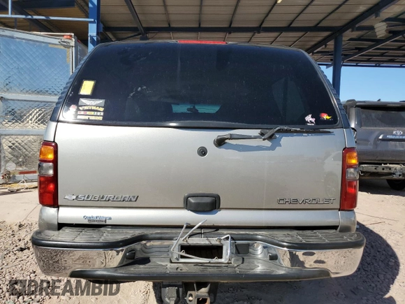 2003 Chevrolet Suburban LT with VIN 3GNGK26U33G203907, listed as a Copart auction lot 46903905 with 318,022 mi miles and Salvage Title. Bid and sale history available at carsss.com. Image 6.