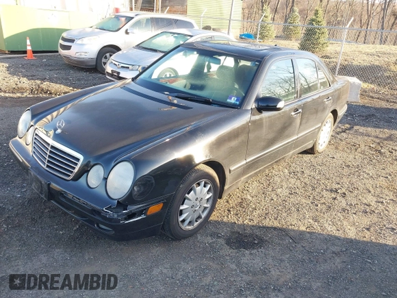 2000 Mercedes-Benz E-Class with VIN WDBJF65J1YB058351, listed as a IAAI auction lot 41834603 with 100,525 mi miles. Bid and sale history available at carsss.com. Image 17.