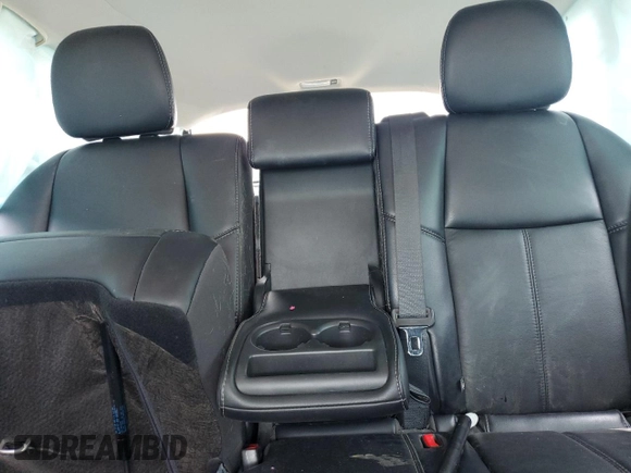 2019 Nissan Pathfinder SV z VIN 5N1DR2MM8KC636436, wystawiony jako Copart lot #59917995 z przebiegiem Nie podano mil oraz Szkoda całkowita • Salvage title. Historia ofert i sprzedaży dostępna na DreamBid. Obrazek 10.