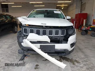 2018 Jeep Compass Latitude with VIN 3C4NJCBB3JT502380, listed as a IAAI auction lot 42144953 with Not provided miles and . Bid and sale history available at DreamBid. Image 11.