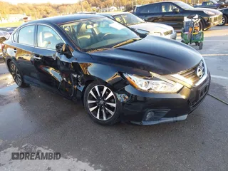 2018 Nissan Altima SR with VIN 1N4AL3AP7JC129741, listed as a IAAI auction lot 40923554 with 161,218 mi miles and . Bid and sale history available at carsss.com. Image 1.