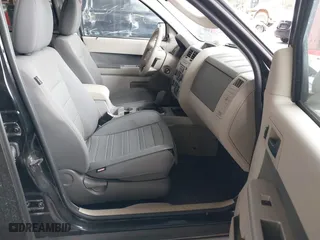 2009 Ford Escape XLT with VIN 1FMCU93G79KC30405, listed as a IAAI auction lot 42043034 with 136,086 mi miles. Bid and sale history available at carsss.com. Image 5.