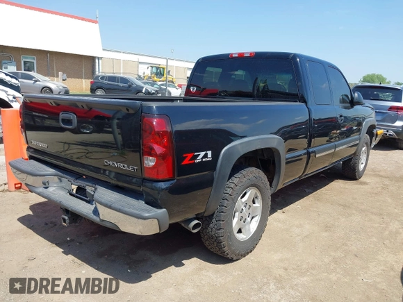 2005 Chevrolet Silverado 1500 Z71 with VIN 1GCEK19B75E244457, listed as a IAAI auction lot 42046621 with 262,519 mi miles and . Bid and sale history available at DreamBid. Image 4.