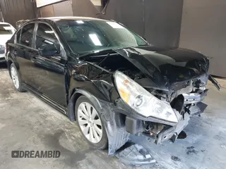 2011 Subaru Legacy Limited Power Moon z VIN 4S3BMCK62B3258103, wystawiony jako IAAI lot #41969775 z przebiegiem 156 755 mil mil oraz . Historia ofert i sprzedaży dostępna na DreamBid. Obrazek 1.