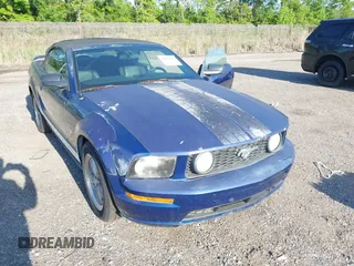2006 Ford Mustang GT Deluxe with VIN 1ZVFT85H465215338, listed as a IAAI auction lot 42035867 with 124,381 mi miles. Bid and sale history available at carsss.com. Image 6.