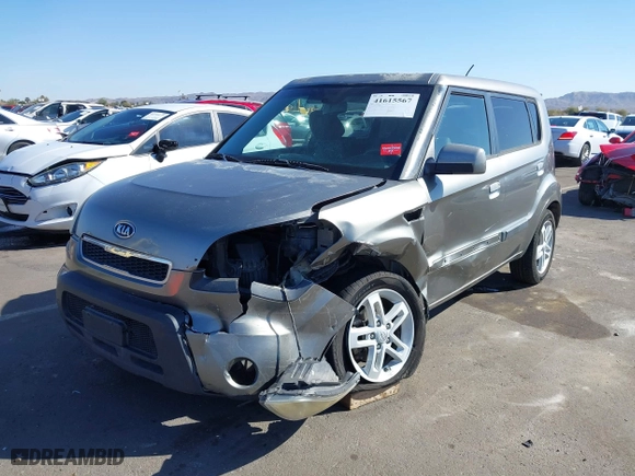 2010 Kia Soul ! with VIN KNDJT2A23A7094729, listed as a IAAI auction lot 41615567 with 159,419 mi miles. Bid and sale history available at carsss.com. Image 17.