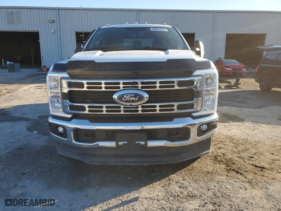 2023 Ford Super Duty F-350 SRW XL with VIN 1FT8W3BT1PEC40424, listed as a Copart auction lot 43826765 with NaN miles and Salvage Title. Bid and sale history available at carsss.com. Image 5.