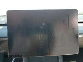 2024 Tesla Model Y Long Range z VIN 7SAYGDEE9RA255805, wystawiony jako Copart lot #50836555 z przebiegiem Nie podano mil oraz Szkoda całkowita • Salvage title. Historia ofert i sprzedaży dostępna na DreamBid. Obrazek 9.