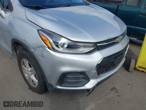 2017 Chevrolet Trax LT z VIN 3GNCJPSB8HL233373, wystawiony jako IAAI lot #40833250 z przebiegiem 117 569 mil mil oraz . Historia ofert i sprzedaży dostępna na DreamBid. Obrazek 6.