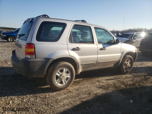 2007 Ford Escape XLS with VIN 1FMYU02Z27KA84268, listed as a Copart auction lot 87313374 with 157,968 mi miles and Non Repairable. Bid and sale history available at carsss.com. Image 3.
