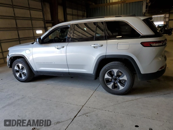 2024 Jeep Grand Cherokee with VIN 1C4RJYB65RC133675, listed as a Copart auction lot 60550065 with 51,137 mi miles and Clean title. Bid and sale history available at DreamBid. Image 2.