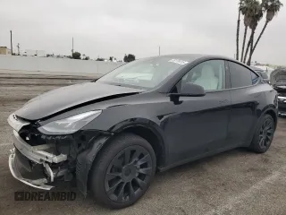 2024 Tesla Model Y z VIN 7SAYGDED4RF045915, wystawiony jako Copart lot #55170415 z przebiegiem 13 234 mil mil oraz Szkoda całkowita • Salvage title. Historia ofert i sprzedaży dostępna na DreamBid. Obrazek 1.