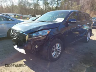 2019 Kia Sorento LX with VIN 5XYPGDA30KG469564, listed as a IAAI auction lot 41003834 with 138,617 mi miles. Bid and sale history available at carsss.com. Image 6.