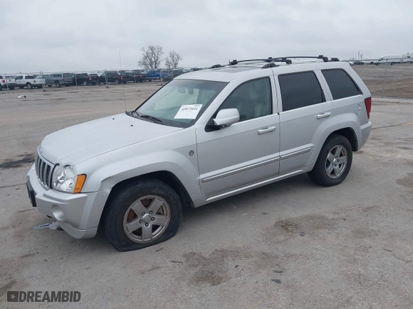 2007 Jeep Grand Cherokee Overland with VIN 1J8HR68237C676686, listed as a IAAI auction lot 42073411 with 194,524 mi miles. Bid and sale history available at carsss.com. Image 2.