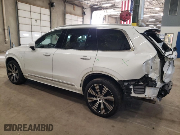 2021 Volvo XC90 Inscription Expression with VIN YV4BR00L1M1718100, listed as a Copart auction lot 42179364 with 26,517 mi miles. Bid and sale history available at carsss.com. Image 2.