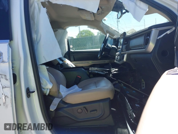 2024 Ford Expedition Max XLT with VIN 1FMJK1H83REA29230, listed as a IAAI auction lot 42285110 with Not provided miles and . Bid and sale history available at DreamBid. Image 5.