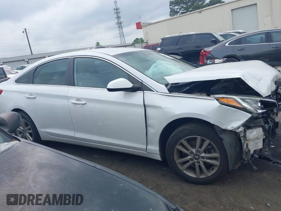 2015 Hyundai Sonata SE z VIN 5NPE24AF2FH008428, wystawiony jako IAAI lot #42106229 z przebiegiem 160 768 mil mil oraz . Historia ofert i sprzedaży dostępna na DreamBid. Obrazek 13.
