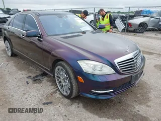 2010 Mercedes-Benz S 550 z VIN WDDNG7BB2AA333732, wystawiony jako IAAI lot #42214694 z przebiegiem 248 067 mil mil oraz . Historia ofert i sprzedaży dostępna na DreamBid. Obrazek 1.