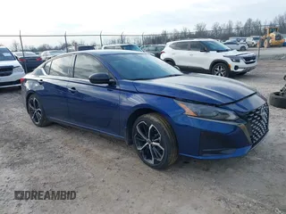 2024 Nissan Altima SR z VIN 1N4BL4CVXRN315652, wystawiony jako IAAI lot #41790778 z przebiegiem 32 686 mil mil oraz . Historia ofert i sprzedaży dostępna na DreamBid. Obrazek 1.
