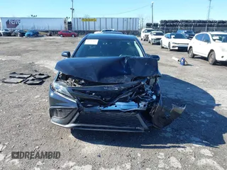 2022 Toyota Camry SE with VIN 4T1G11AK4NU690607, listed as a IAAI auction lot 41837156 with 10,924 mi miles. Bid and sale history available at carsss.com. Image 12.