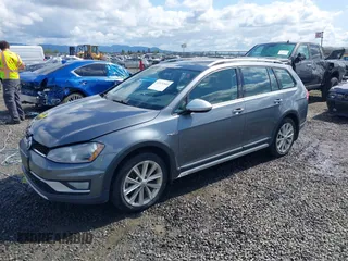 2017 Volkswagen Golf S z VIN 3VWH17AU8HM531138, wystawiony jako IAAI lot #41924960 z przebiegiem 85 921 mil mil oraz . Historia ofert i sprzedaży dostępna na DreamBid. Obrazek 2.