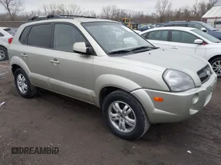 2008 Hyundai Tucson SE with VIN KM8JN72D28U845205, listed as a IAAI auction lot 41707767 with 205,445 mi miles. Bid and sale history available at carsss.com. Image 1.