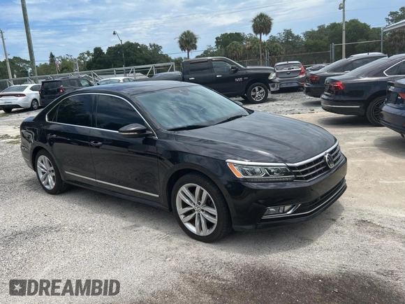 2018 Volkswagen Passat SEL Premium z VIN 1VWCA7A30JC015249, wystawiony jako Copart lot #59337915 z przebiegiem 115 645 mil mil oraz Czysty tytuł • Clean title. Historia ofert i sprzedaży dostępna na DreamBid. Obrazek 1.