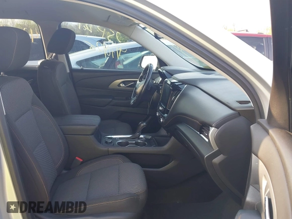 2019 Chevrolet Traverse LT Cloth with VIN 1GNERGKW6KJ114174, listed as a IAAI auction lot 42104133 with 135,410 mi miles. Bid and sale history available at carsss.com. Image 5.