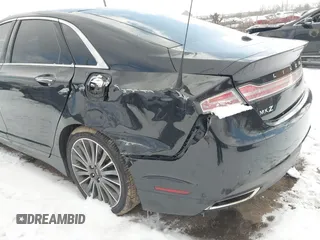 2013 Lincoln MKZ with VIN 3LN6L2JKXDR809858, listed as a IAAI auction lot 41517344 with 204,470 mi miles. Bid and sale history available at carsss.com. Image 6.
