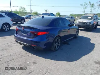 2017 Alfa Romeo Giulia Ti z VIN ZARFAECN3H7556727, wystawiony jako IAAI lot #41901444 z przebiegiem 96 678 mil mil oraz . Historia ofert i sprzedaży dostępna na DreamBid. Obrazek 4.