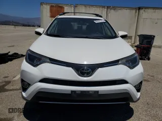 2018 Toyota RAV4 XLE with VIN JTMWFREV1JD122524, listed as a Copart auction lot 63707745 with 51,003 mi miles and Salvage title. Bid and sale history available at DreamBid. Image 5.