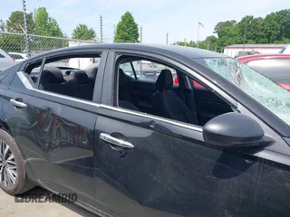 2025 Nissan Altima SV with VIN 1N4BL4DV6SN377960, listed as a IAAI auction lot 42174214 with 4,226 mi miles and . Bid and sale history available at DreamBid. Image 13.