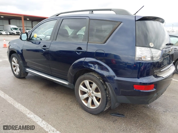 2010 Mitsubishi Outlander XLS with VIN JA4JT4AXXAZ014218, listed as a IAAI auction lot 41443983 with 177,494 mi miles. Bid and sale history available at carsss.com. Image 3.