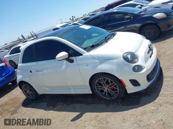 2016 FIAT 500 Abarth z VIN 3C3CFFFH9GT120926, wystawiony jako IAAI lot #42528081 z przebiegiem 98 271 mil mil oraz . Historia ofert i sprzedaży dostępna na DreamBid. Obrazek 13.