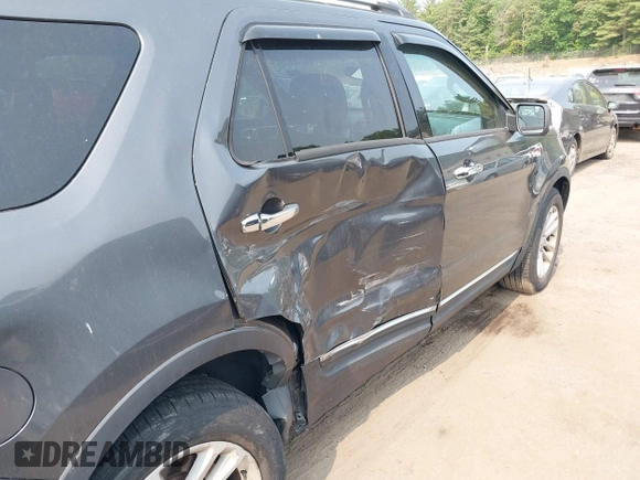 2015 Ford Explorer XLT z VIN 1FM5K8D86FGC55407, wystawiony jako IAAI lot #42396425 z przebiegiem 161 345 mil mil oraz . Historia ofert i sprzedaży dostępna na DreamBid. Obrazek 6.