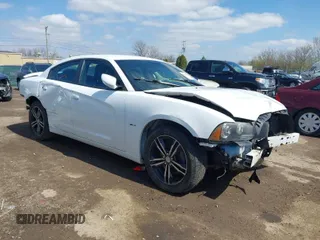 2013 Dodge Charger RT with VIN 2C3CDXDT2DH632082, listed as a IAAI auction lot 41925126 with 186,560 mi miles. Bid and sale history available at carsss.com. Image 1.