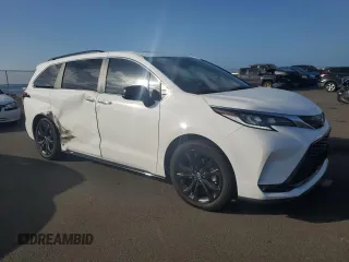 2024 Toyota Sienna XSE with VIN 5TDXRKEC1RS218431, listed as a Copart auction lot 87675465 with 2,989 mi miles and Salvage Title. Bid and sale history available at carsss.com. Image 4.