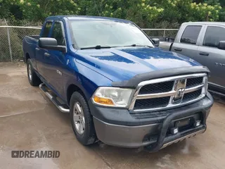 2010 Dodge 1500 SLT z VIN 1D7RB1GP4AS185157, wystawiony jako IAAI lot #42294723 z przebiegiem 238 161 mil mil oraz . Historia ofert i sprzedaży dostępna na DreamBid. Obrazek 1.