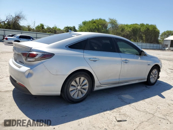 2016 Hyundai Sonata Hybrid SE with VIN KMHE24L19GA013230, listed as a Copart auction lot 61847783 with 98,244 mi miles. Bid and sale history available at carsss.com. Image 3.