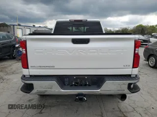 2021 Chevrolet Silverado 3500HD LTZ z VIN 1GC4YUEY2MF282936, wystawiony jako Copart lot #54676595 z przebiegiem 31 404 mil mil oraz Szkody całkowita. Historia ofert i sprzedaży dostępna na DreamBid. Obrazek 6.