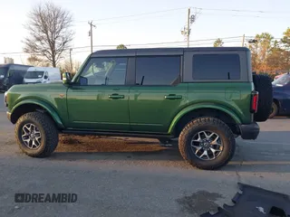 2023 Ford Bronco z VIN 1FMEE5DP2PLB43810, wystawiony jako IAAI lot #41656885 z przebiegiem 22 178 mil mil oraz . Historia ofert i sprzedaży dostępna na DreamBid. Obrazek 14.