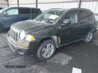 2007 Jeep Compass Sport with VIN 1J8FF47WX7D211695, listed as a IAAI auction lot 41839810 with 72,582 mi miles. Bid and sale history available at carsss.com. Image 2.