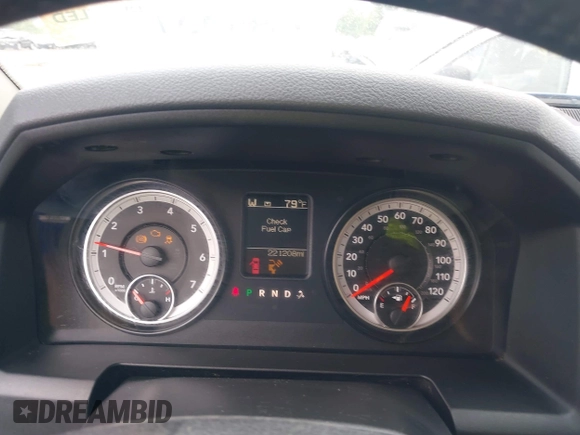 2015 Ram 1500 Big Horn z VIN 1C6RR7LT5FS758805, wystawiony jako IAAI lot #42445577 z przebiegiem 221 208 mil mil oraz . Historia ofert i sprzedaży dostępna na DreamBid. Obrazek 7.