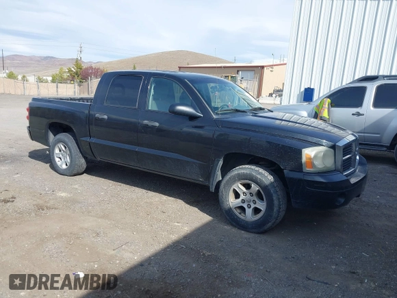 2006 Dodge Dakota SLT with VIN 1D7HE48NX6S596684, listed as a IAAI auction lot 41992956 with 255,526 mi miles and . Bid and sale history available at carsss.com. Image 1.