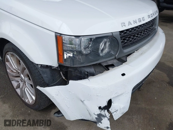 2011 Land Rover Range Rover Sport HSE Lux with VIN SALSK2D43BA702850, listed as a IAAI auction lot 42116624 with 99,733 mi miles and . Bid and sale history available at DreamBid. Image 6.